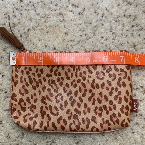 ⭐️3 for 10⭐️ Ipsy bag - Picture 3 of 5